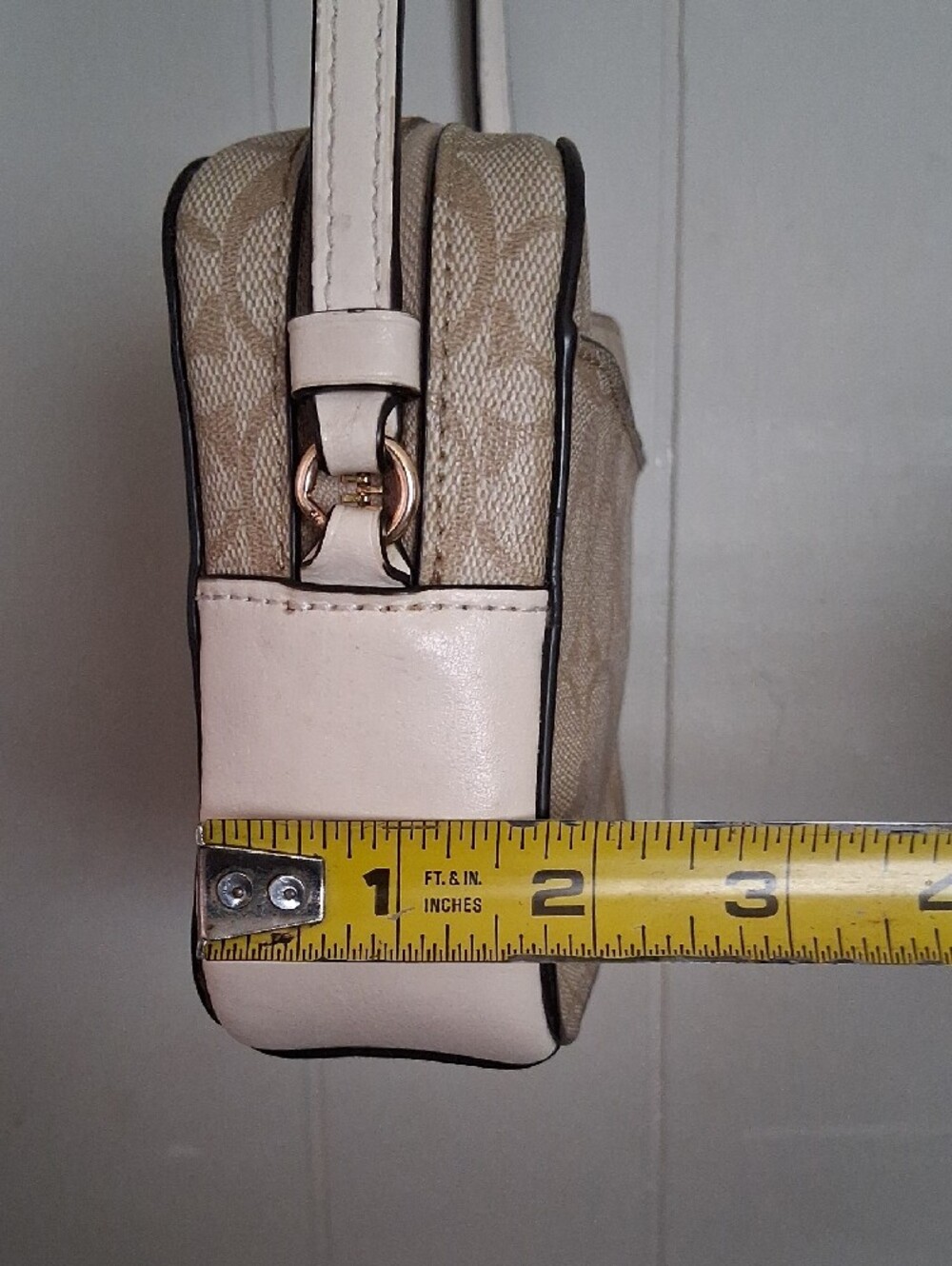 Coach Beige Signature Crossbody with Gold Logo - Picture 4 of 8